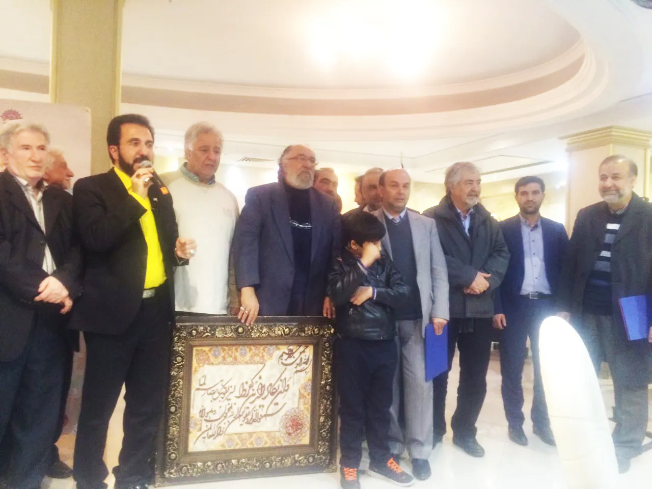 مراسم افطار با حضور جمعی از هنرمندان و خیرین