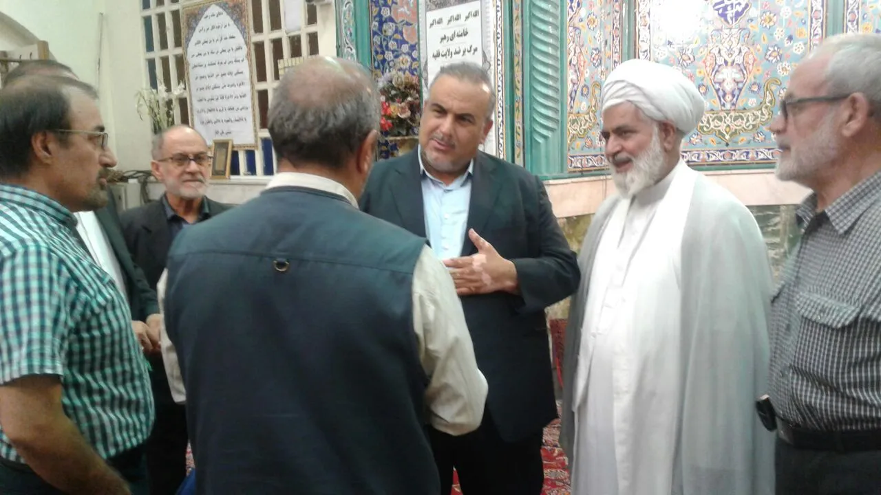 گفتگوی صمیمی با نمازگزاران و اعضای هیأت امنای مسجد الاقصی
