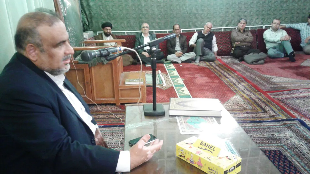 در جمع نمازگزاران مسجد خاتم‌الانبیاء تهرانپارس