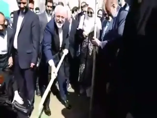 مراسم روز درختکاری با حضور دکتر ظریف وزیر امور خارجه وقت