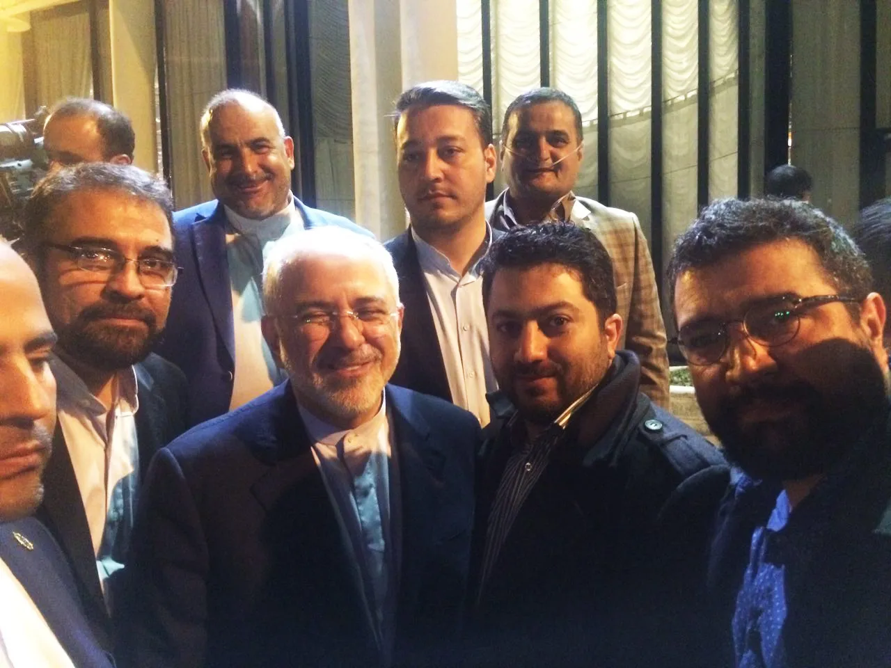 نشست ایثار زبان صلح جهانی