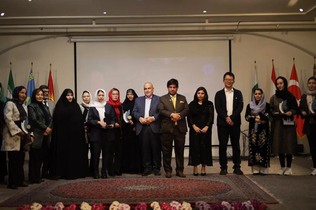 برگزاری نمایشگاه نقاشی و خط «دختران شهمامه» در مؤسسه اکو